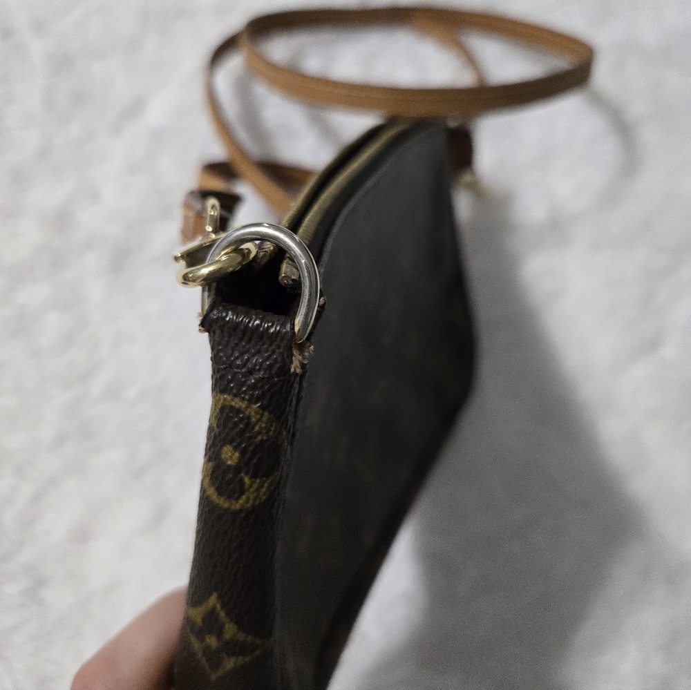 Louis Vuitton Large Pochette With Long Strap! - Picture 8 of 14